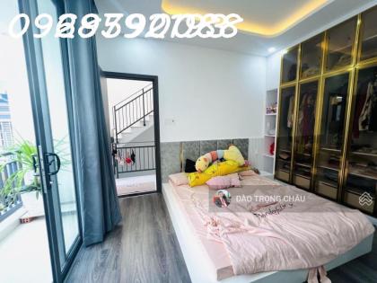 Nhà đẹp ở ngay 52m2-1 trệt 2 lầu ST 4PN 5WC gần chợ Tan Hương Giá 6 tỷ TL