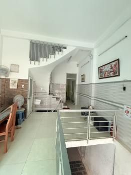 Bán nhà trọ 5 lầu có hầm sát sân bay HXH Phạm Văn Đồng 81m2 ngang 4.5m 10PN chỉ 12.5 tỷ