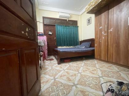 Bán nhà phố Kim Mã, Ba Đình, nhà dân xây, ngõ thoáng, gần ô tô, sổ vuông