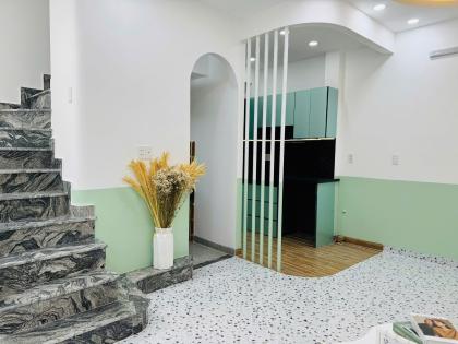 ???? NHÀ 4 TẦNG – HẺM XE HƠI – DƯƠNG BÁ TRẠC – P.RẠCH ÔNG - Q.8 CŨ - SÁT QUẬN 1 ???? . Diện tích ngang 5.5m x 5.5m, thoáng
