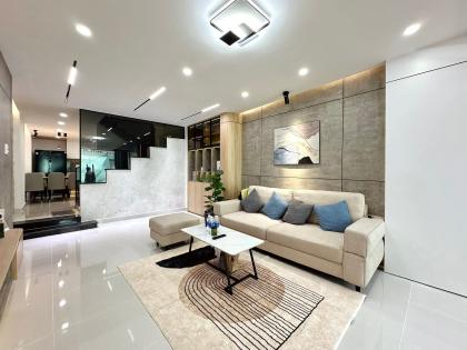 Nhà  Hẻm Ôtô Đường Phan Xích Long Phường 2 Quận Phú Nhuận Cũ.