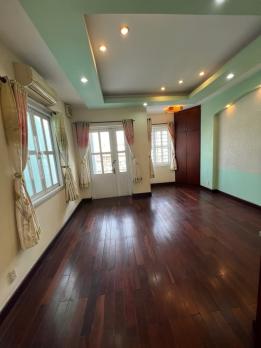 Hẻm nhựa 10m, 86m2 TÀI LỘC, kết cấu 5 tấm, có thang máy, giếng trời, View sân thượng ngắm máy bay đáp.