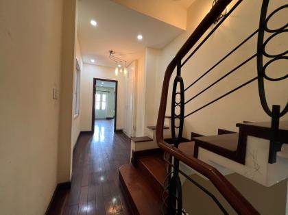Hẻm nhựa 10m, 86m2 TÀI LỘC, kết cấu 5 tấm, có thang máy, giếng trời, View sân thượng ngắm máy bay đáp.