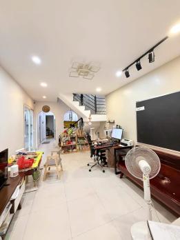 Chính chủ bán gấp nhà 2 lầu, hẻm đẹp Đồng Đen – 4 tỷ thương lượng