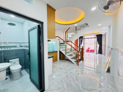 NHÀ 2 TẦNG LÔ GÓC 2 MẶT HẺM 38M2 HXH GẦN MẶT TIỀN BÙI VĂN NGỮ SÁT BÊN CHỢ NGÃ BA ĐÔNG QUANG. HIỆP