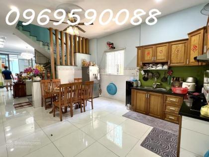 Bán nhà 68m2, ngang 4.5m- Hẻm xe hơi Sơn Kỳ TP giá chỉ 6 tỷ..