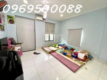 Bán nhà 68m2, ngang 4.5m- Hẻm xe hơi Sơn Kỳ TP giá chỉ 6 tỷ..