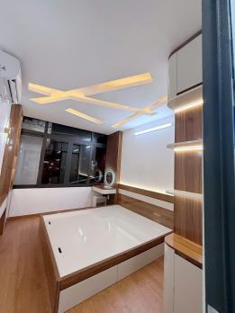 Bán nhà phố Láng Hạ, Đống Đa, nhà đẹp 5 tầng ở luôn, sổ riêng