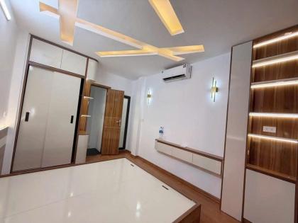 Bán nhà phố Láng Hạ, Đống Đa, nhà đẹp 5 tầng ở luôn, sổ riêng