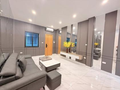 ????Siêu Tập thể Thái Thịnh 115m2, 3 ngủ, Nội thất cực chất, trung tâm Đống Đa, hơn 4 tỷ
