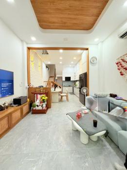 ĐỊNH CƯ Bán Nhà 5 Tầng Cực Đẹp Huỳnh Văn Bánh, 45m2, 7.5 Tỷ