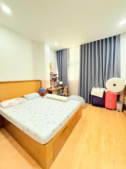 ĐỊNH CƯ Bán Nhà 5 Tầng Cực Đẹp Huỳnh Văn Bánh, 45m2, 7.5 Tỷ