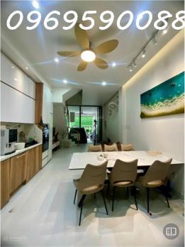 Nhà Sát AEON TP Chủ Kẹt tiền cần bán gấp,04 tầng DT 4mx19m, giá chỉ 6tỷxx