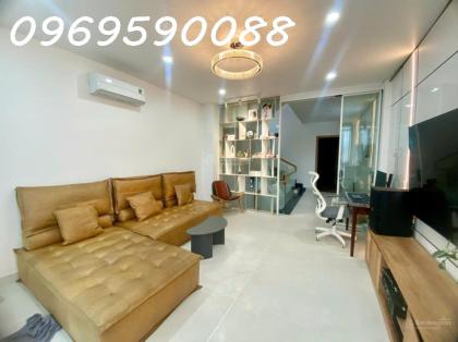Nhà Sát AEON TP Chủ Kẹt tiền cần bán gấp,04 tầng DT 4mx19m, giá chỉ 6tỷxx