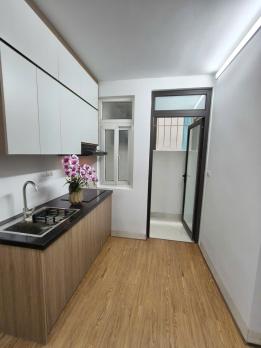 Bán căn hộ chung cư đường Khương Đình, Thanh Xuân, nhà đẹp full nội thất, gần phố