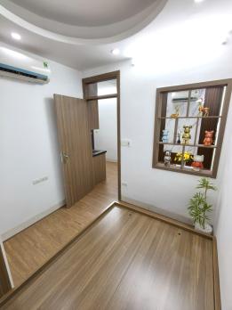Bán căn hộ chung cư đường Khương Đình, Thanh Xuân, nhà đẹp full nội thất, gần phố