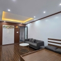 Bán căn hộ tập thể mặt phố Nguyễn Chí Thanh, Ba Đình, 3 thoáng, ô tô đỗ, view hồ Ngọc Khánh, sổ đỏ to