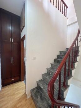 Bán nhà cạnh chợ cây Vạn Phúc - 3 bước ra đường ô tô - chỉ 6.15 tỷ