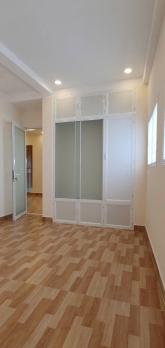 Bán căn hộ chung cư  p.2 Q.5 - 74m2 có 3 pn có sổ có thang chỉ 4ty7