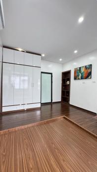 ????????Tập thể cực đẹp NGUYỄN CHÍ THANH 75m, 3PN full nội thất, hơn 5 tỷ