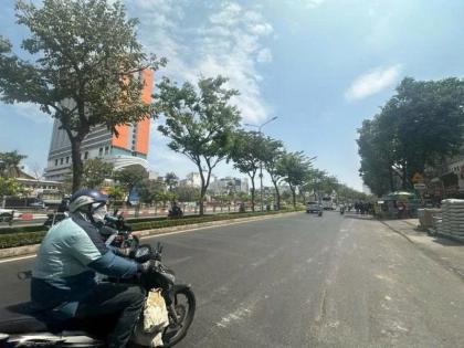 Bán nhà Mặt tiền Điện Biên Phủ - gân ĐH Kinh Tế, 7,9x20m, 4 Tầng - 6 PN, chào 21 tỷ.