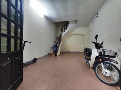 CHO THUÊ NHÀ NGUYÊN CĂN ĐƯỜNG VŨ THẠNH, ĐỐNG ĐA, NGÕ Ô TÔ VÒNG QUANH, 20M RA PHỐ