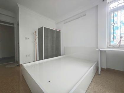 Bán nhà phố Ngọc Hà, Ba Đình, 6 tầng lô góc, 15m ra mặt phố