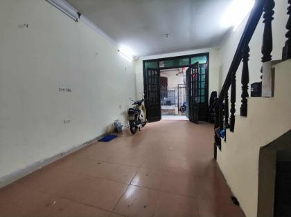 Cho thuê nhà ngõ 82 Kim mã diện tích 45m x 3 tầng, mặt tiền 8m, giá 11 triệu