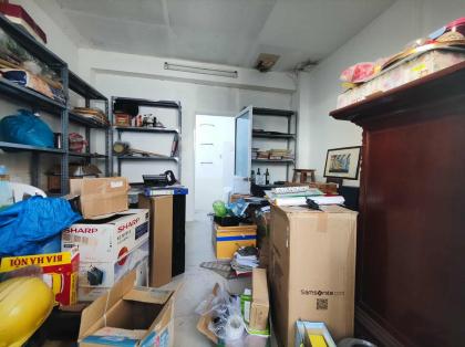 Cho thuê nhà ngõ 18 Vũ Thạnh, Diện tích 30m x 3 tầng, mặt tiền 4m, giá 10 triệu.