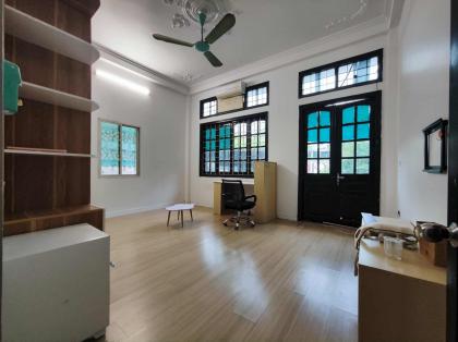 Cho thuê nhà ngõ Núi Trúc, Diện tích 48m x 4 tầng, măt tiền 4.8m, giá 12 triệu