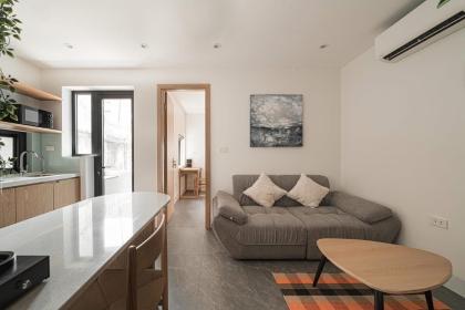 **Bán nhà hẻm Lê Văn Huân, phường 13 Tân Bình (5*28) 5 tầng dòng tiền