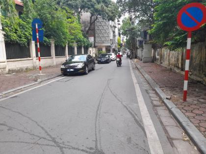 Bán Nhà Mặt Phố Đặng Tất Ba Đình 55m2-4T LÔ GÓC 30 Tỷ Có Thương Lượng.