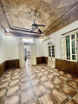 Bán Nhà Mặt Phố Đặng Tất Ba Đình 55m2-4T LÔ GÓC 30 Tỷ Có Thương Lượng.