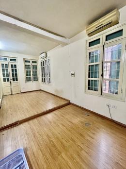 Bán Nhà Mặt Phố Đặng Tất Ba Đình 55m2-4T LÔ GÓC 30 Tỷ Có Thương Lượng.