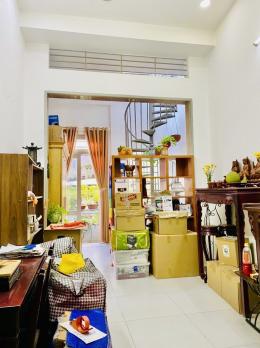 Hẻm ô tô tới nhà DT 48m2 có 4 tầng hoàn công đủ giá 4,9 tỷ.
