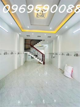 Nhà Mới ở ngay 60m2 3T Văn Cao-Nguyễn Sơn  gần chợ, giá chỉ 6 tỷ..