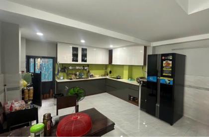 Chính chủ gửi bán nhà 1 sẹc Huỳnh Văn Bánh 4 lầu 84m2 ngay chợ Phú Nhuận KD đa nghề 15 tỷ.