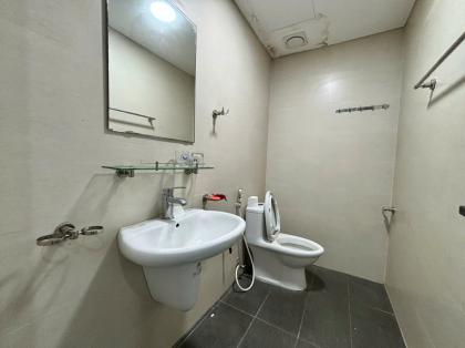Cho thuê nhà Dịch vụ Mỗ Lao 50m x 7 tầng thông sàn thang máy 26tr 0903409888