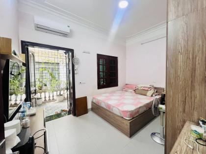 Bán nhà ngõ 10 Láng Hạ, diện tích 57m x 3 tầng, mặt tiền 5m, giá 13.6 tỷ.