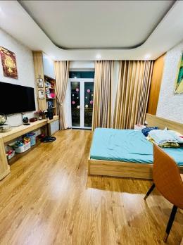 XE HƠI VÀO NHÀ! Bán Nhà Đẹp 5 Tầng Lê Văn Sỹ, 67m2, 12 Tỷ