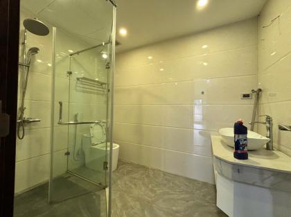 Cho thuê LK Phùng Khoang 70m x 5 tầng thông sàn thang máy 26tr 0903409888