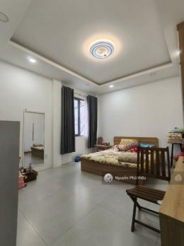 GẤP bán nhà 3T P.TSN gần Chợ, trường học, AEON 77m2 ngang 4,3giá 6 TỶ