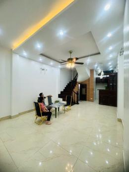 Bán nhà Trung Phụng, Diện tích 36mx 5 tầng, giá 8.25 tỷ