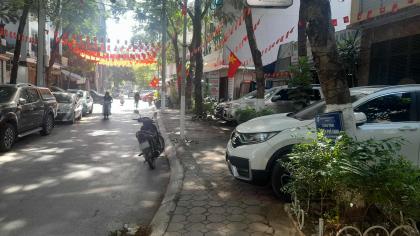 Bán Nhà Phố Ngọc Hà Ba Đình 240m2-10T MT12m Vỉa Hè 150 Tỷ Ngọc Hà.
