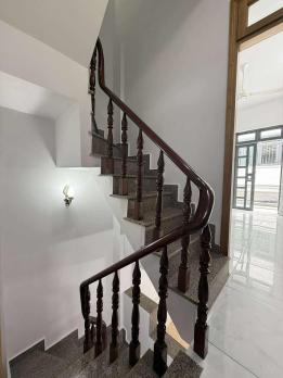 ✨ NHÀ ĐẸP HOÀ HƯNG – QUẬN 10 – GIÁ HỜI CHỈ 6.7 TỶ ✨ . Diện tích công nhận 33m². . Kết cấu: 1 trệt 3 lầu + sân thượng