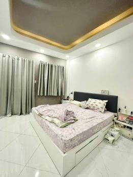 XE HƠI VÀO NHÀ! Bán Nhà Đẹp 4 Tầng Xe Hơi Thông Lê Văn Sỹ, 68m2, 14 Tỷ
