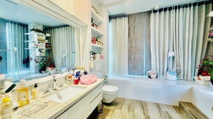 ✨ BIỆT THỰ ĐẲNG CẤP – HIM LAM TÂN HƯNG ✨ . Quận 7 – KDC Him Lam Tân Hưng. . Diện tích 10 x 20m (200m² ngang khủng).