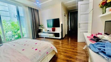✨ BIỆT THỰ ĐẲNG CẤP – HIM LAM TÂN HƯNG ✨ . Quận 7 – KDC Him Lam Tân Hưng. . Diện tích 10 x 20m (200m² ngang khủng).