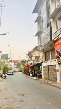 Bán nhà 145 Âu Cơ, DT 208m x 7 tầng, mặt tiền 6m, giá 105 tỷ