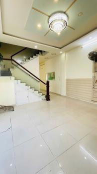 BÁN NHÀ NHÀ 2 TẦNG – HẺM 3M SÁT HXH CMT8 – TRUNG TÂM QUẬN 3 – DT 51M² – CHỈ 6.5 TỶ  ???? Vị trí: Nằm ngay trung tâm Quận 3